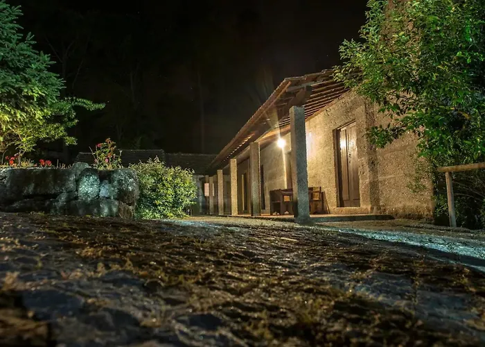 Casa De Andrães Magnolias